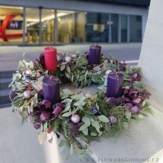 Tenhle adventní věnec průměru 70 cm rozhodně nepřehlédnete… ✨ A teď to nejzajímavější… Místo, kam bude věnec dodán, zatím...