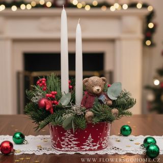 Naše nová edice vánočních svícnů právě vzniká přímo na kamenné prodejně ✨ První hotové kousky už najdete skladem u nás v...